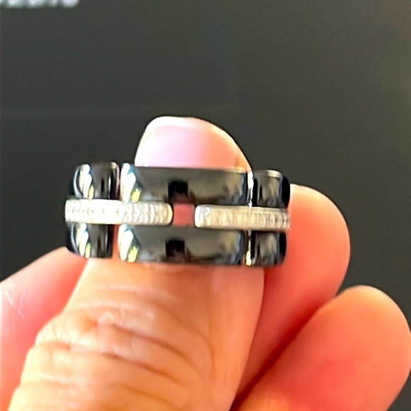CHANEL ULTRA RING - Picture 1 of 9